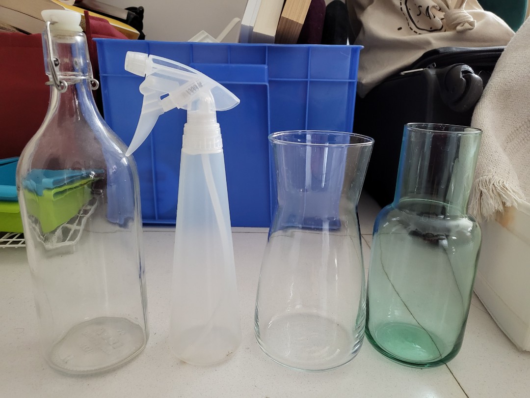 IKEA glass bottle/ vases/ spraying bottle, 傢俬＆家居, 廚具和餐具, 廚水杯、水壺 Carousell
