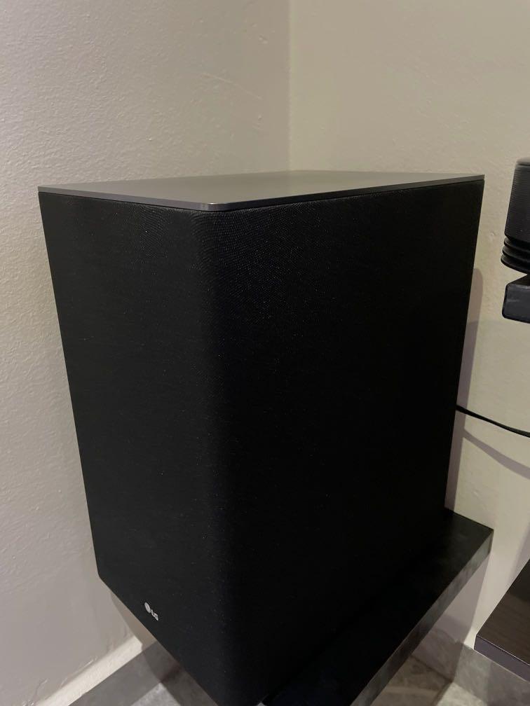 LG SK9Y Soundbar Speaker 2 side speakers and subwoofer