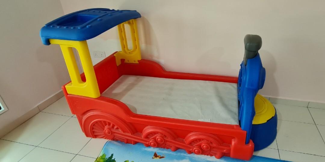 Little tikes 2024 train toddler bed