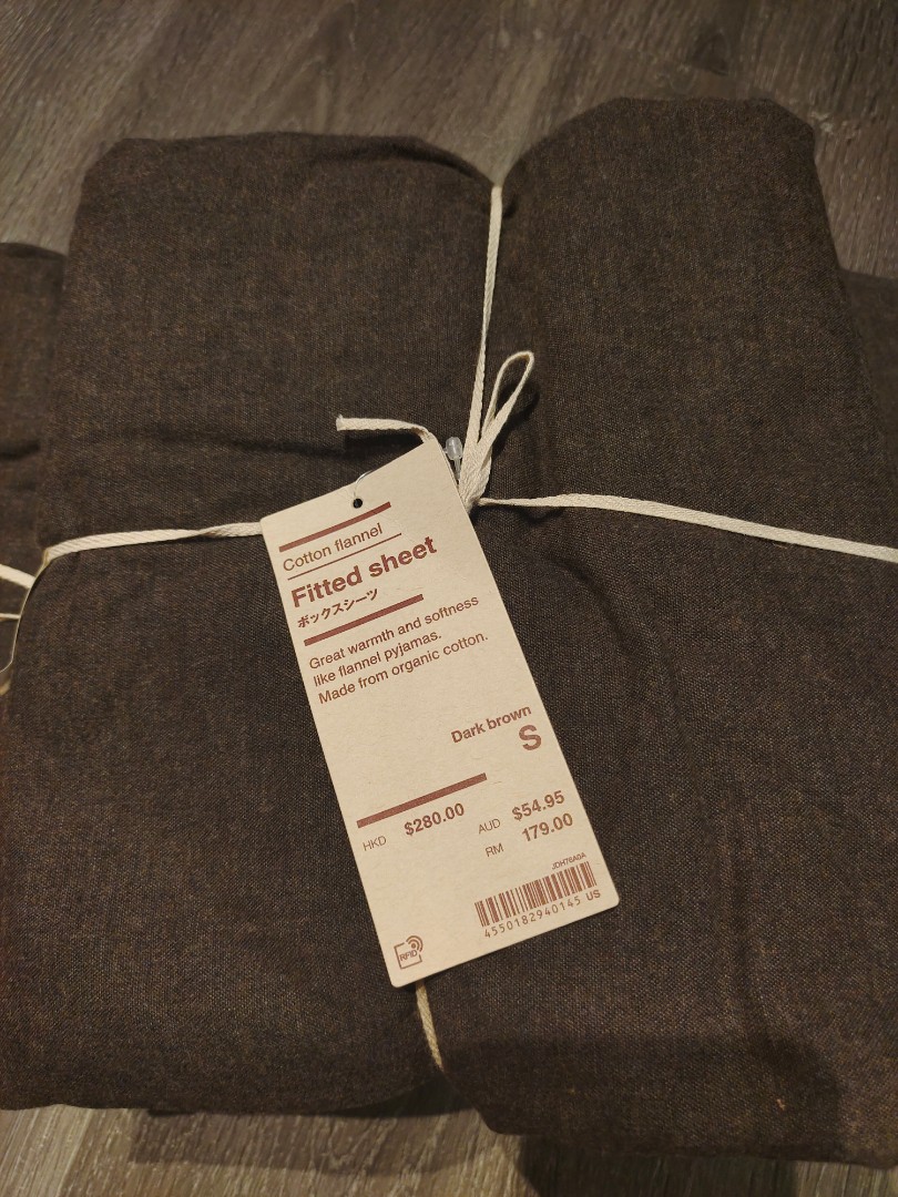 Muji Fitted Sheet, Furniture & Home Living, Bedding & Towels on Carousell