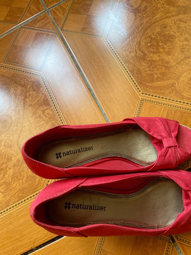 naturalizer red heels