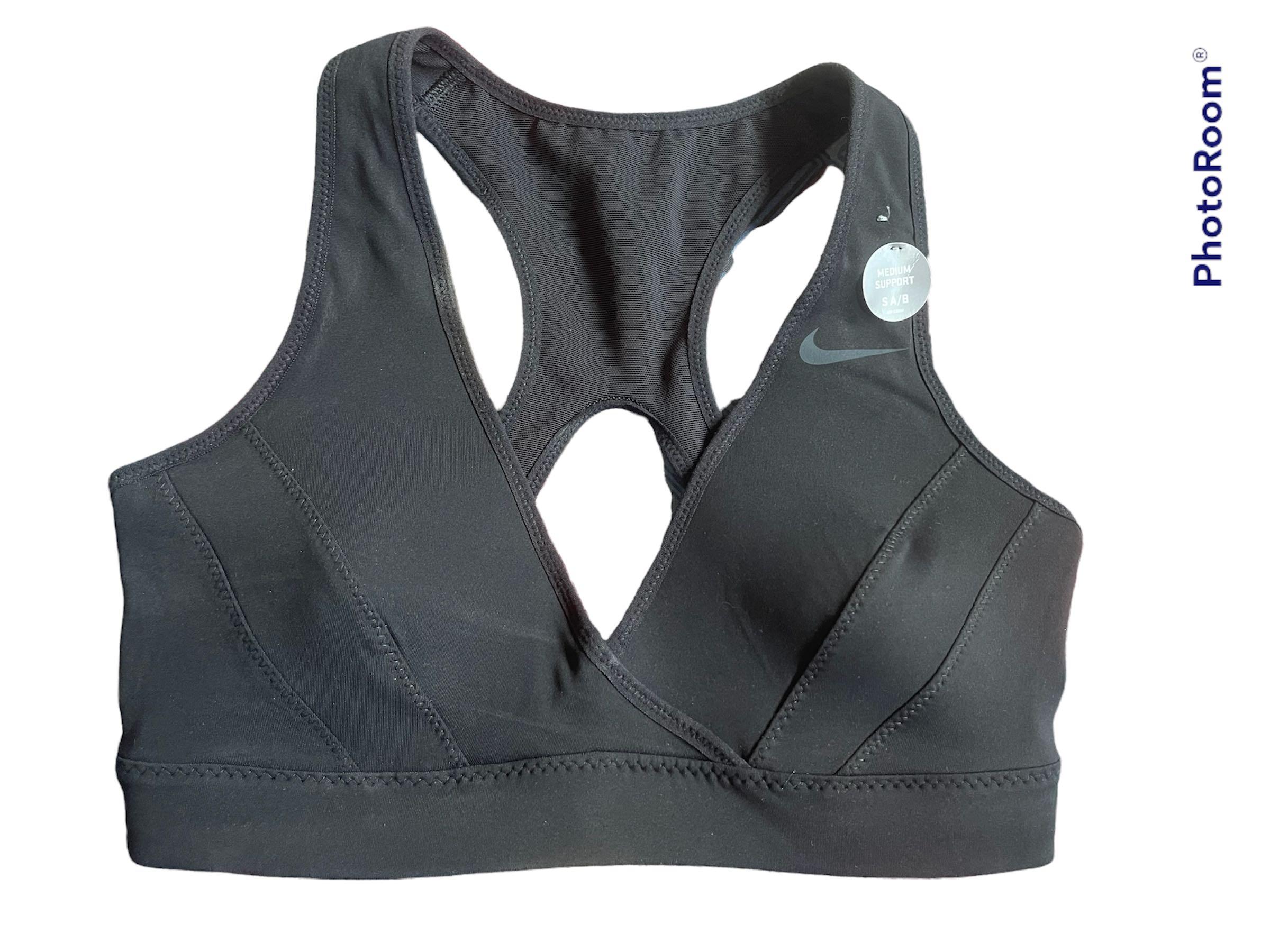 Nike sports bra size S, Women's Fashion, Activewear on Carousell