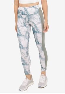 (Category: ) located in . Submitted by couturier (Listing ID 1166379854, Image 1). Description: .
