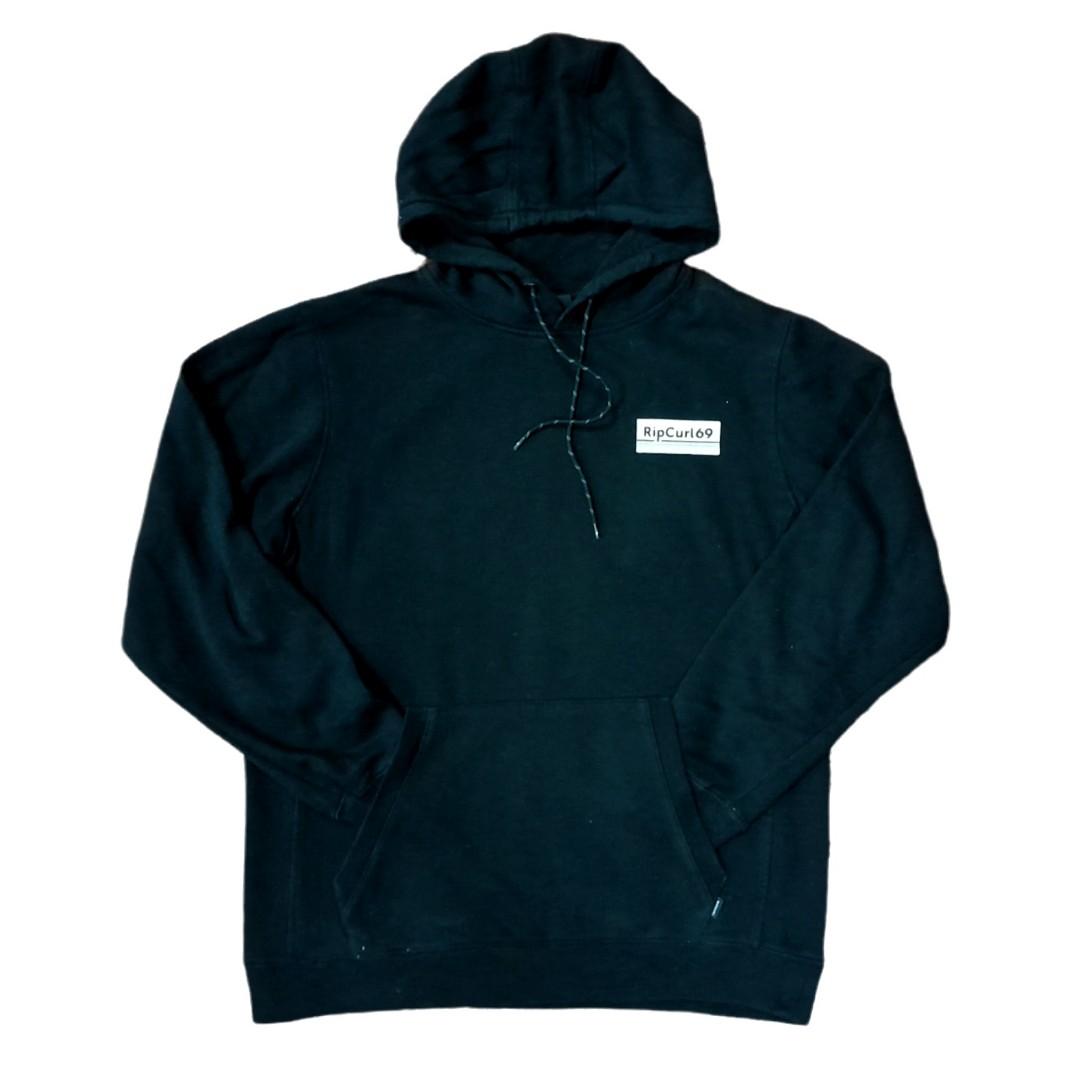 RIPCURL PULLOVER (Category: Coats, Jackets and Outerwear) located in Banting. Submitted by Kedai.Bundle (Listing ID 1166420290, Image 1). Description: ITEM : RIPCURL COND. : 9.7 MANUAL : 22X28 PRICE : RM40 LINK WHATSAPP : wa.link/c2qs25 DM FOR MORE DETAIL/ANYTHING Follow TikTok/Shopee/Fb for live streaming : s.nazmi.sahar.