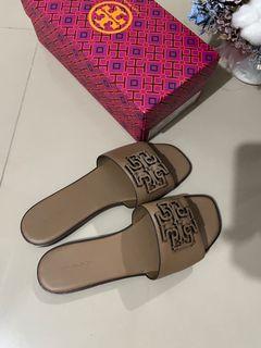 Sendal tory burch almond flour 200 calf leather