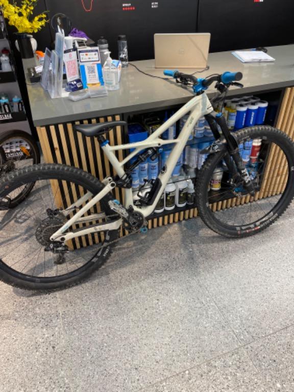 Specialized Enduro 2019 X Wing Size L Sports Equipment Bicycles