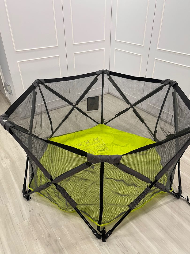 Summer pop and play playpen, Babies & Kids, Infant Playtime on Carousell