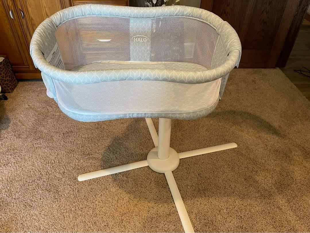 Swivel Baby Babies & Kids, Baby Nursery & Kids Furniture, Cots & Cribs on Carousell
