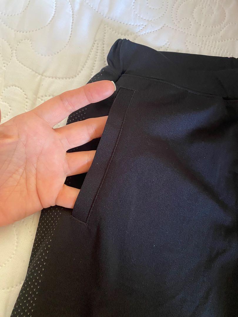 UNIQLO Men’s Active wear (Category: Activewear) located in Taguig. Submitted by declutterfinds (Listing ID 1166236435, Image 2). Description: Waistline:laidflat 9” stretchable Length: 16”.