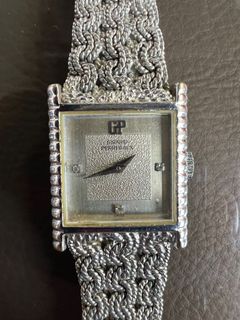 (Category: ) located in . Submitted by Yong_Family_Treasures (Listing ID 1166408259, Image 1). Description: .