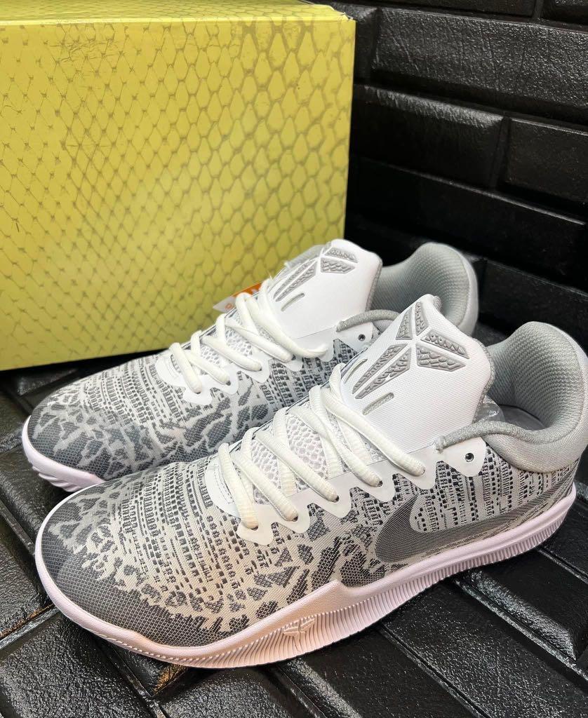 Kobe mamba discount rage on feet