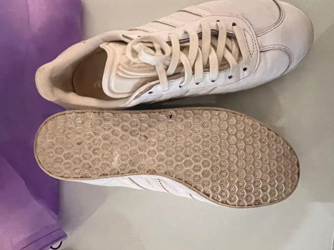 All white leather best sale gazelles
