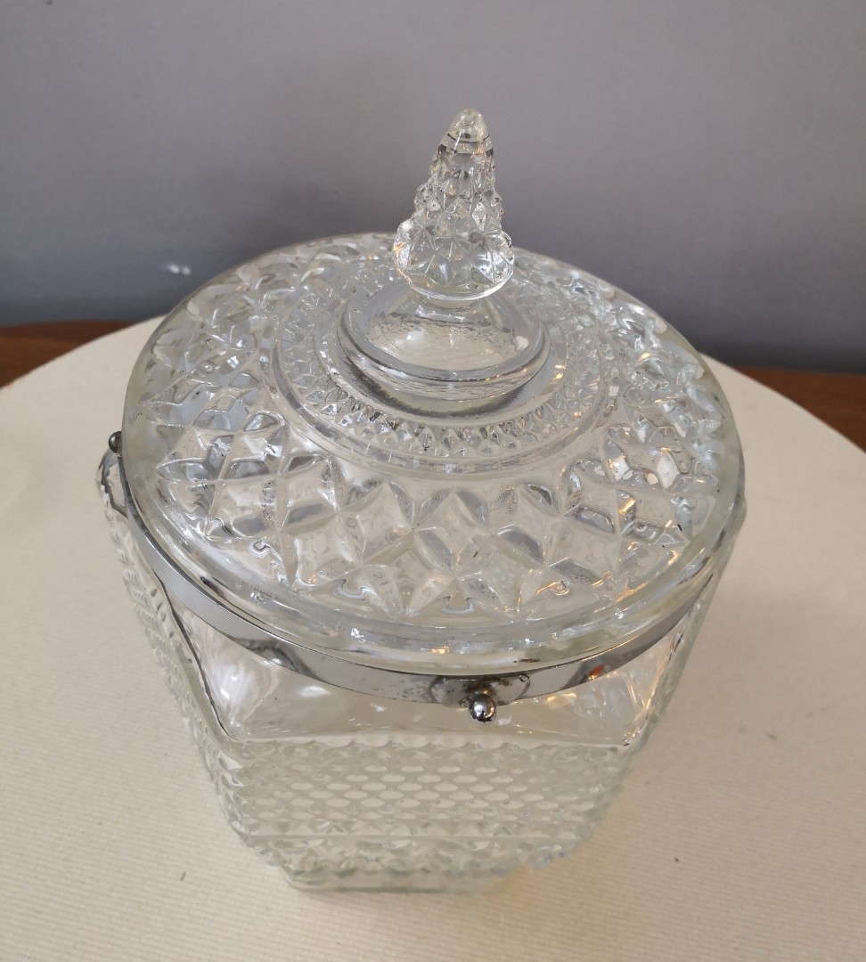 Anchor Hocking Wexford ice bucket missing handle, Furniture & Home