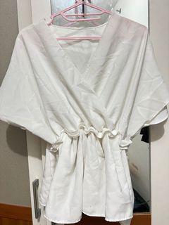 Atasan / top putih batwing