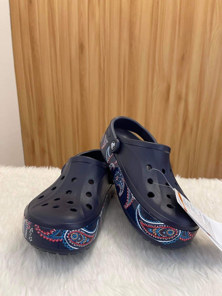 Blue bandana sale crocs