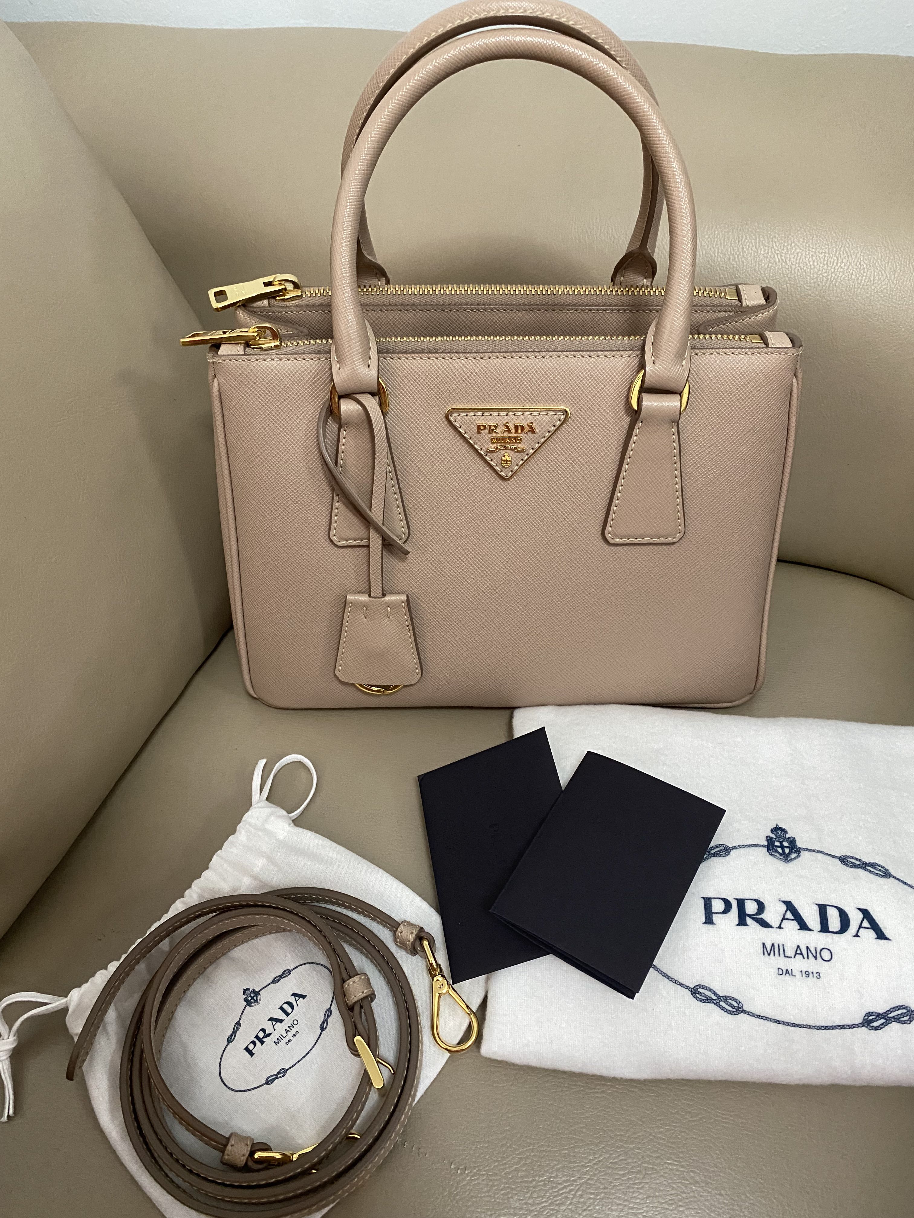 Prada shop galleria cipria