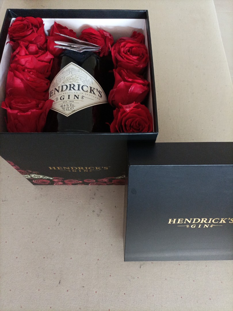 BNIB Hendrick's Gin Bloombox, Food & Drinks, Alcoholic Beverages on