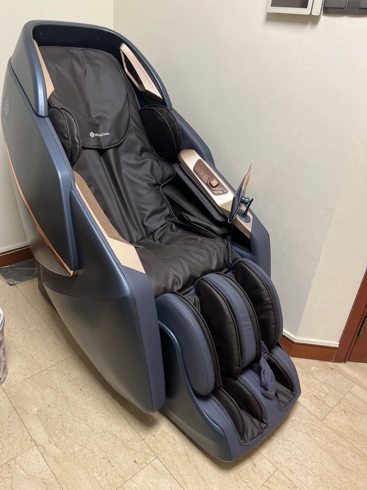 Brand new used MIYAKAWA massage chair (Japan) for 3 months and sell due