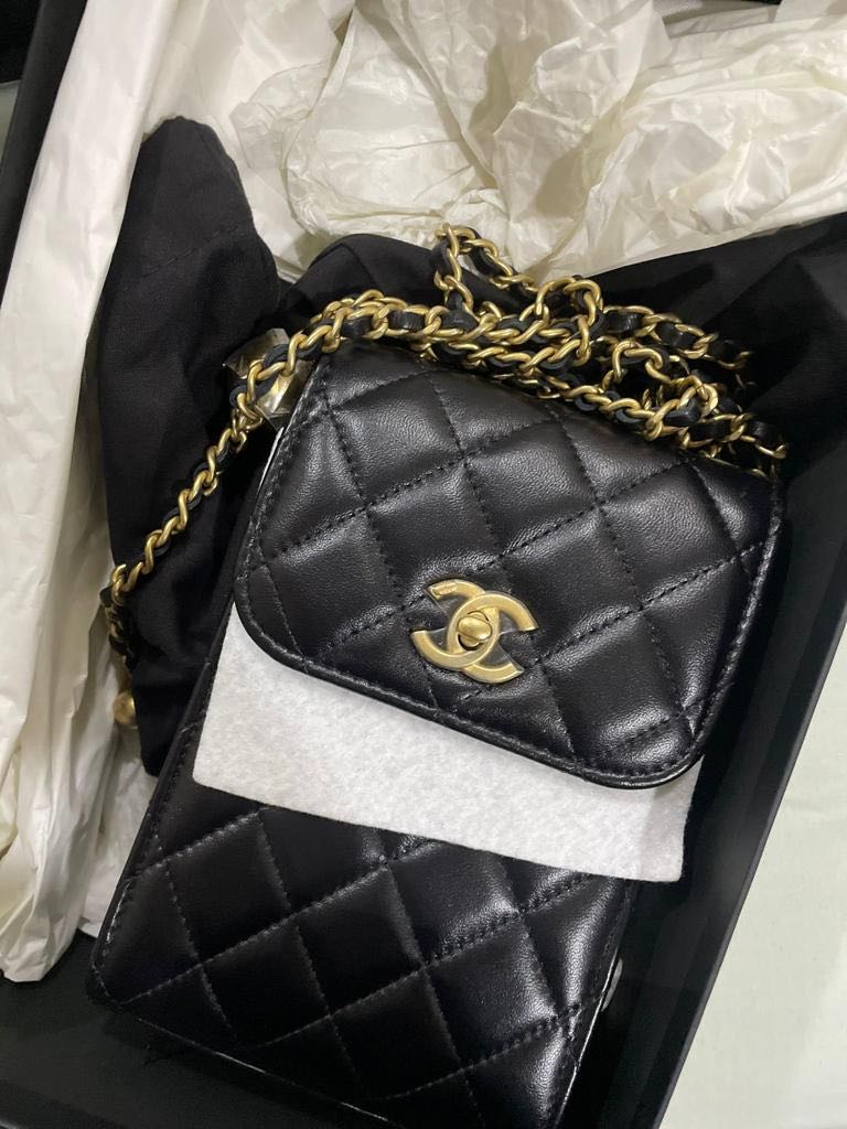 CHANEL PEARL CRUSH HANDPHONE BAG, Luxury, Bags & Wallets on Carousell