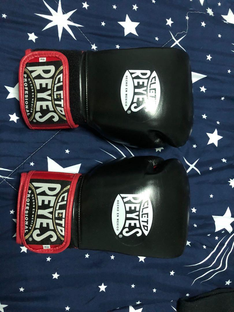 Cleto Reyes Extra Padding Boxing Gloves 14oz, Sports Equipment