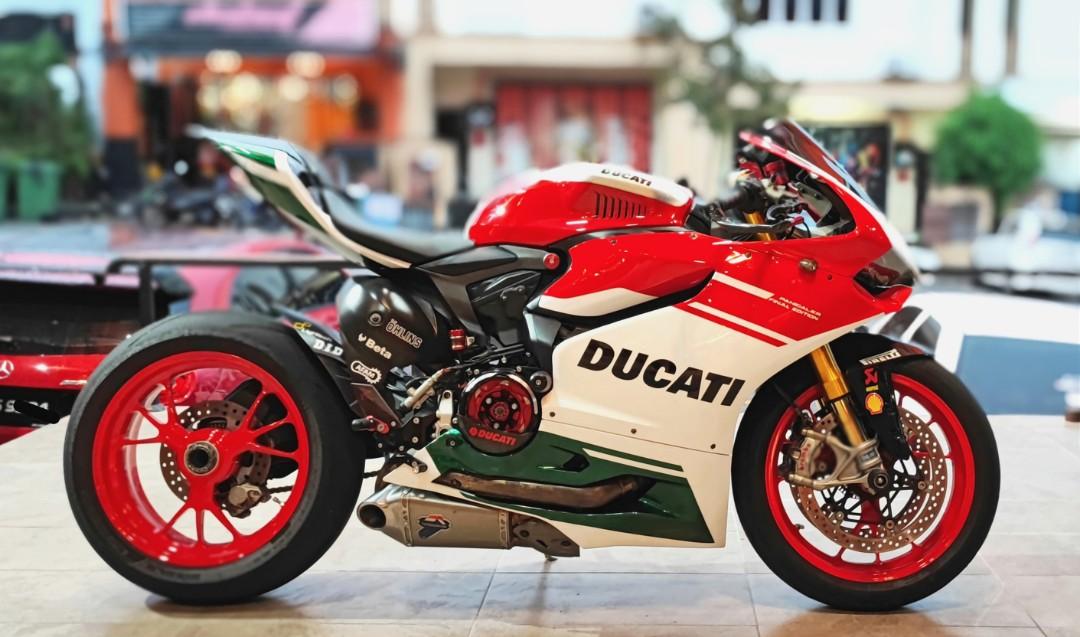 Ducati Panigale 1199R Final Edition 1199 fully loaded Motorbikes
