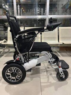 Electric wheelchair and mobility scooter
