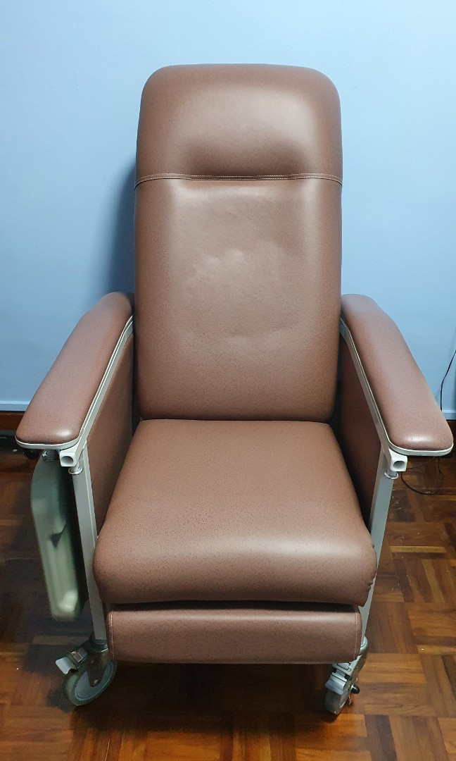 Refurbished Mobile recliner geriatric chair, Health & Nutrition