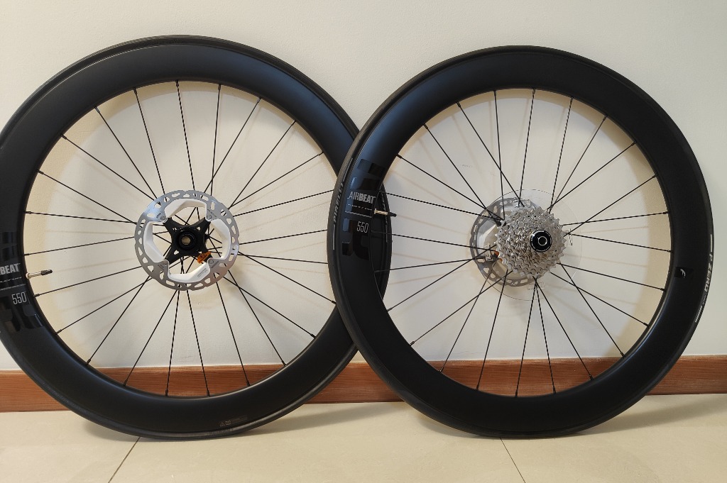 Fulcrum AIRBEAT 550 Disc Brake Carbon Wheelset, Sports Equipment