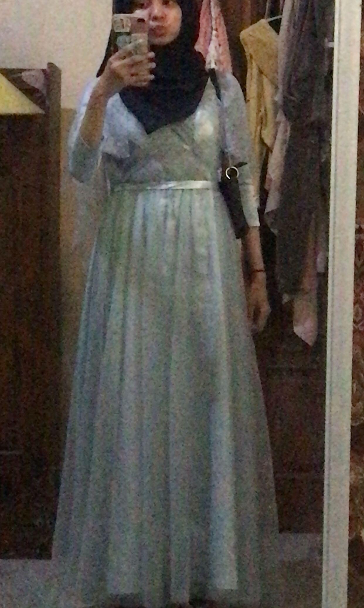 Dress dud prom night