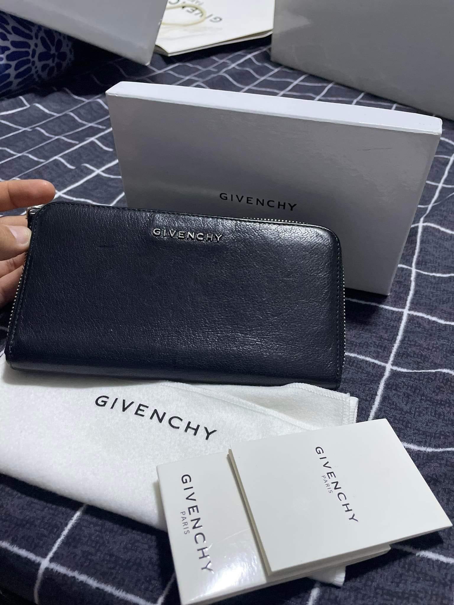 Givenchy wallet discount price