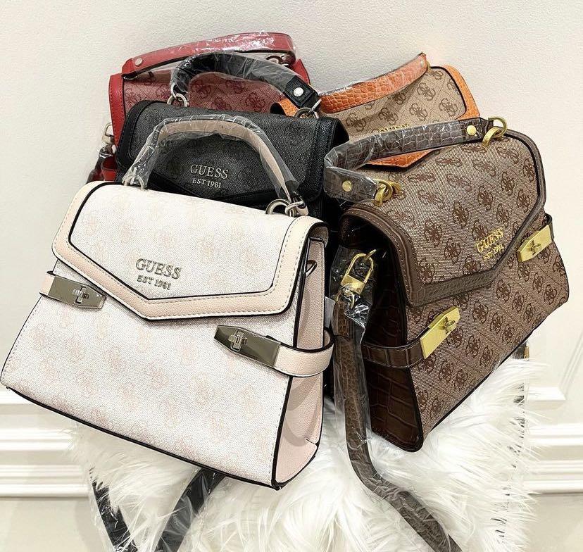 Guess Bag New 2022 , Fesyen Wanita, Tas & Dompet di Carousell