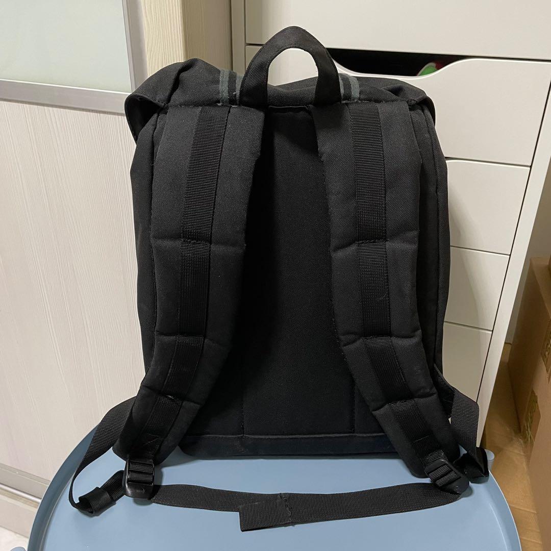 Herschel retreat hotsell mid volume black