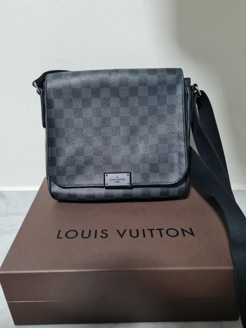 Louis Vuitton Damier Graphite District MM Messenger Bag – I MISS YOU VINTAGE
