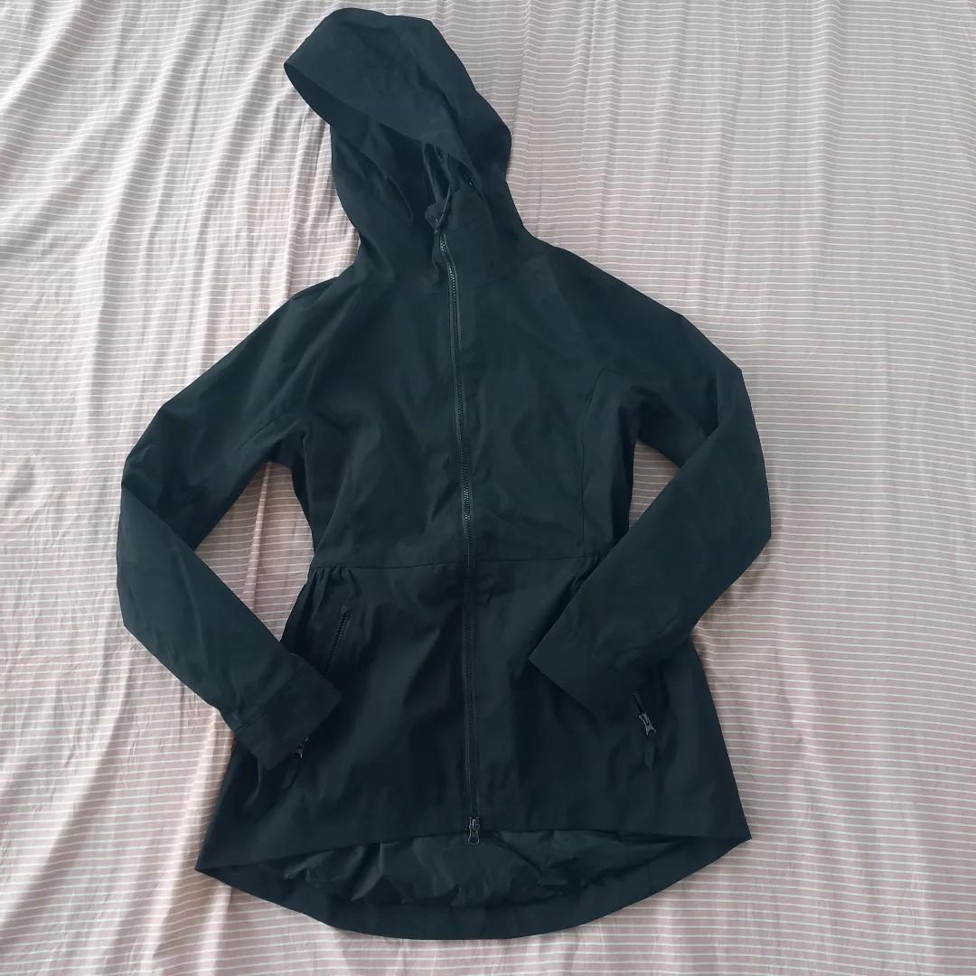 Lululemon Rain for Daze Jacket Size 6 Women s Fashion