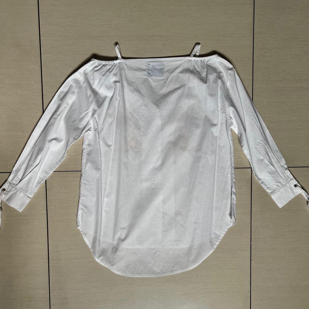 Plains and Prints off shoulder top (Category: Blouses) located in Baguio. Submitted by bleighmax (Listing ID 1166484742, Image 3). Description: Worn only once With minimal flaw on floral print as seen on pic.