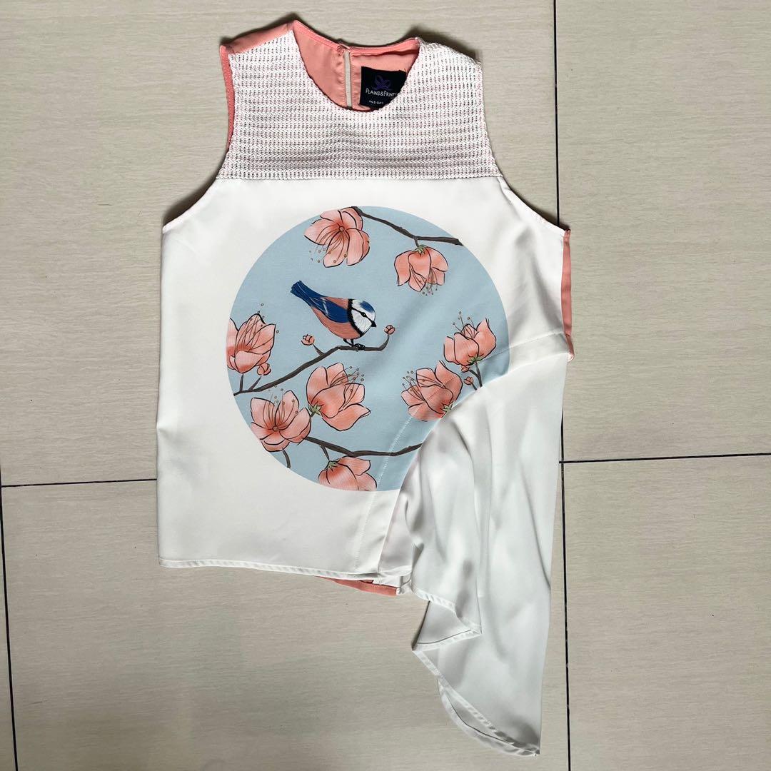 Plains and Prints sleeveless top (Category: Sleeveless) located in Baguio. Submitted by bleighmax (Listing ID 1166461961, Image 2). Description: Washed only never used.