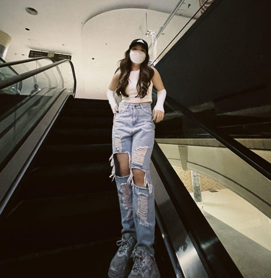 Ripped jeans Super highwaist, Fesyen 