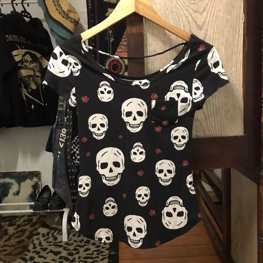 No Boundaries Skull Top, Women's Fashion, Tops, Others Tops on Carousell