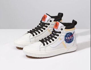 Vans space discount voyager singapore