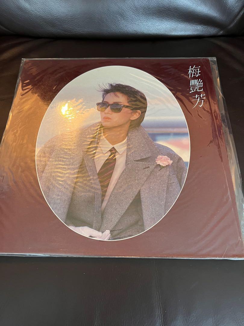 梅艷芳夢幻的擁抱黑膠唱片有歌詞 興趣及遊戲 音樂樂器 配件 音樂與媒體 黑膠碟 Carousell