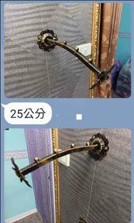 免運費 造型陳列鐵架220元 共10支 不拆賣		
商品售出恕不退換貨