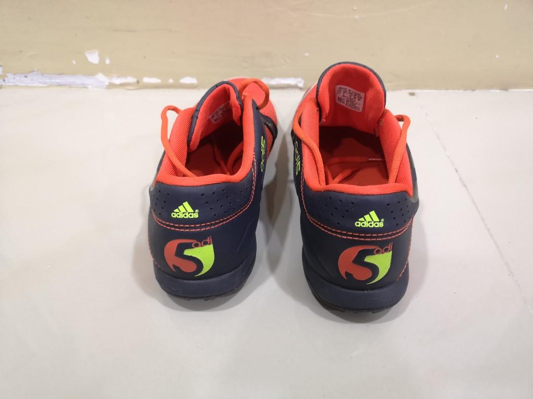 Dempsey Devorar Importancia Adidas Adi5 X-ITE Astro Turf Football/Futsal Shoes, Sports Equipment,  Sports & Games, Racket & Ball Sports on Carousell