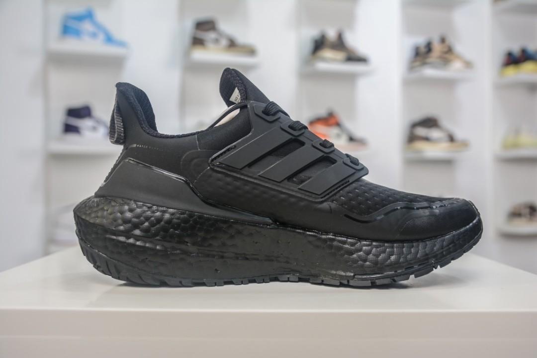 Triple black ultra boost for sale hotsell