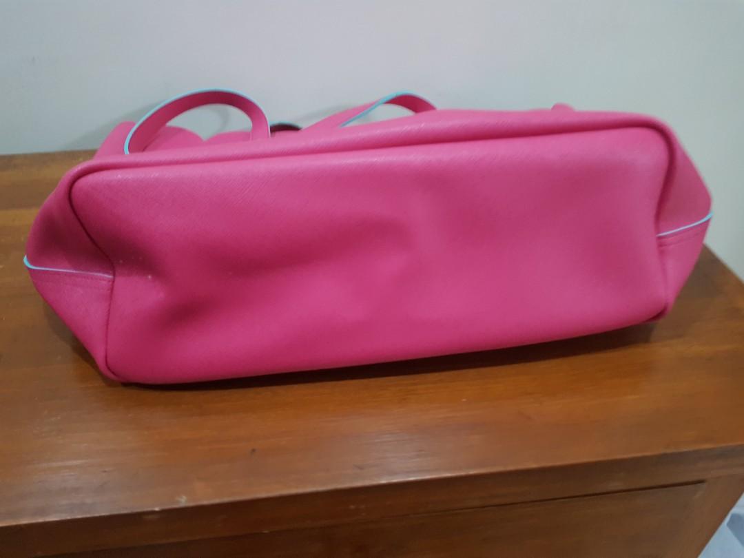 Bath and body works tote bag, Women's Fashion, Bags & Wallets, Tote