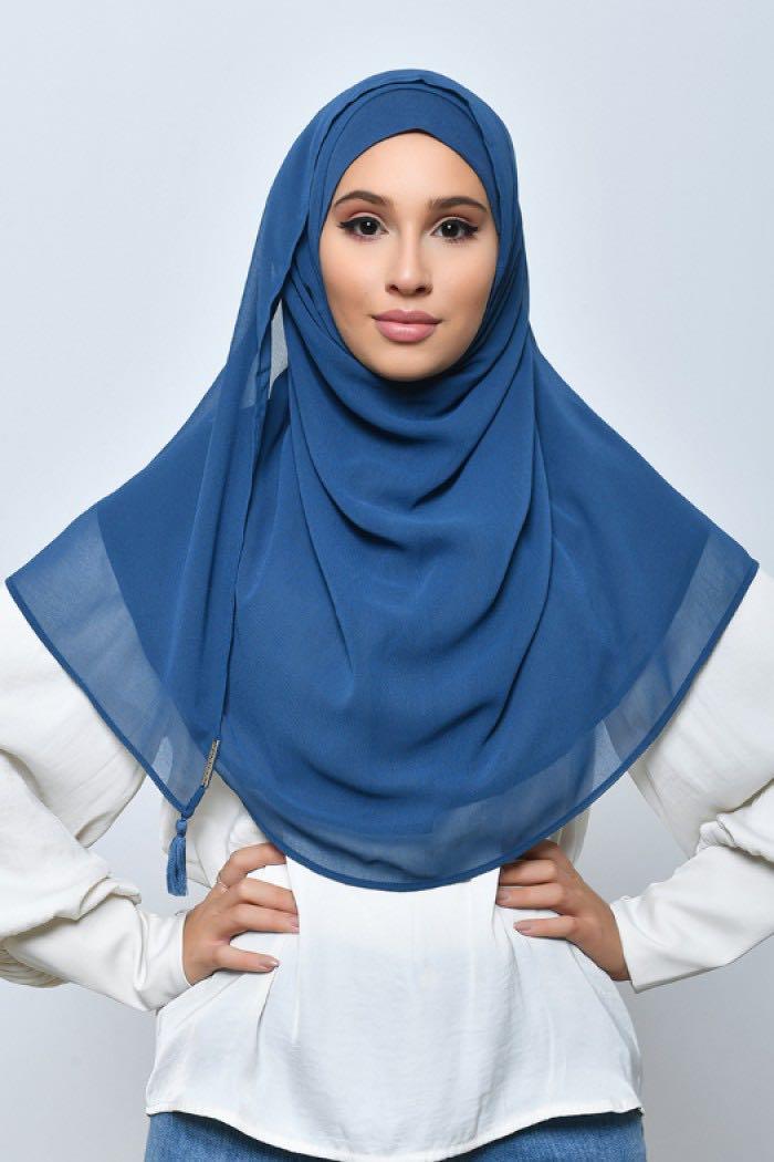 BN Bluey Taj Maxi, Women's Fashion, Muslimah Fashion, Hijabs on Carousell