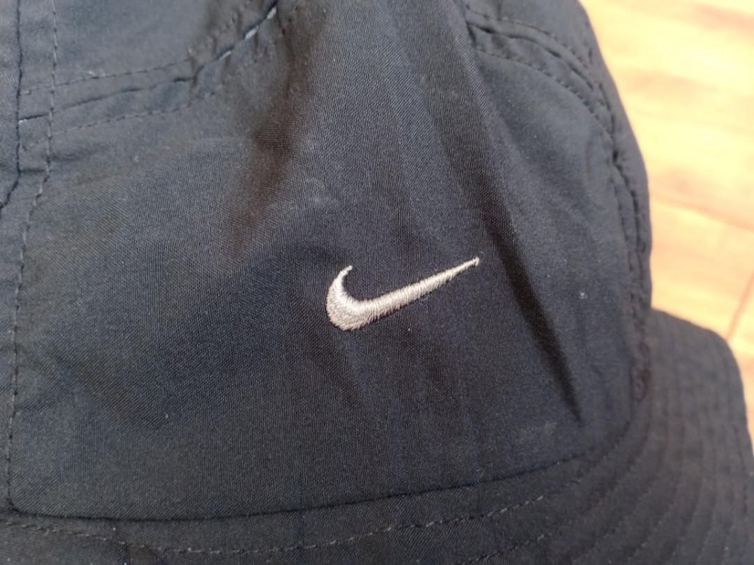 Bucket hat nike, Fesyen Pria, Aksesoris 