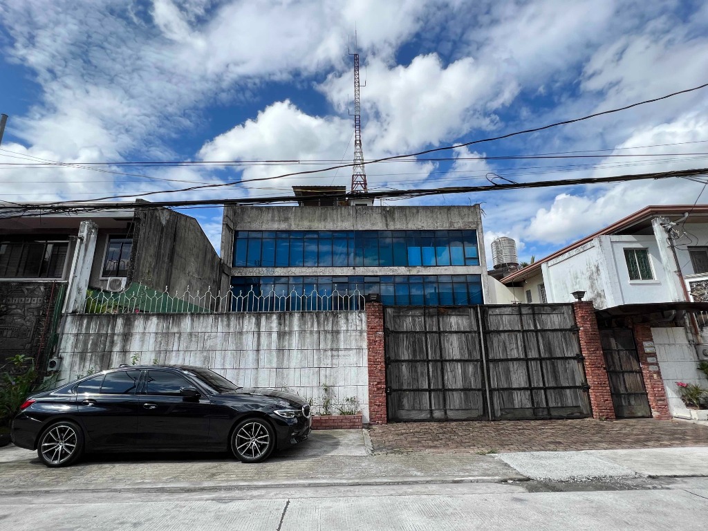 Commercial Property Building with House & Lot San Isidro Makati