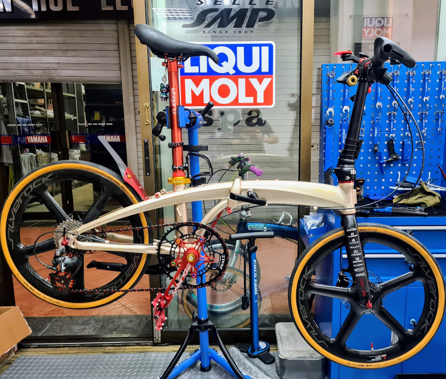 Crius velocity with or without 451 silverock carbon 5 spoke rims for ...