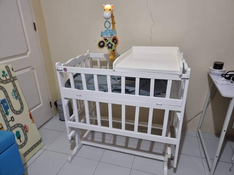 Customized Wooden Rocking Baby Crib Unused 37.5