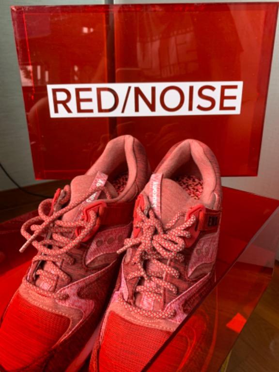 Saucony end red noise sales